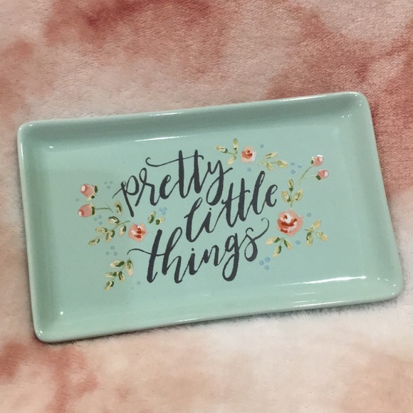 Pretty Little Things Ceramic Powder Blue Trinket Tray Rosettes Floral NWOT - Picture 10 of 12